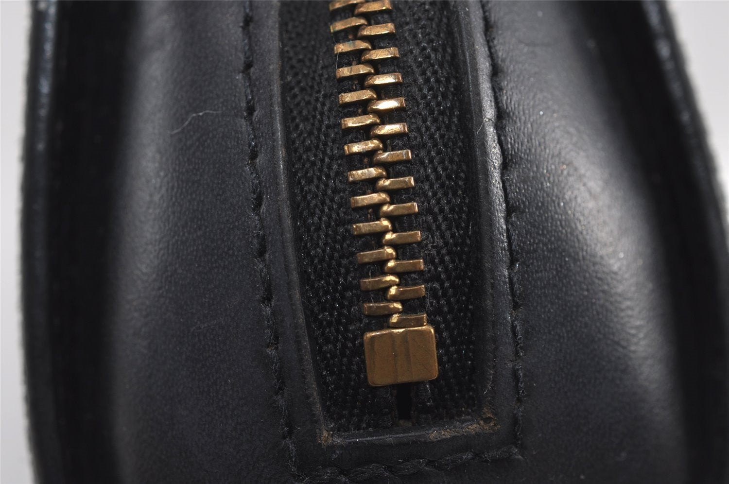 Authentic Louis Vuitton Epi Dauphine Cosmetic Pouch Black M48442 LV 0126J