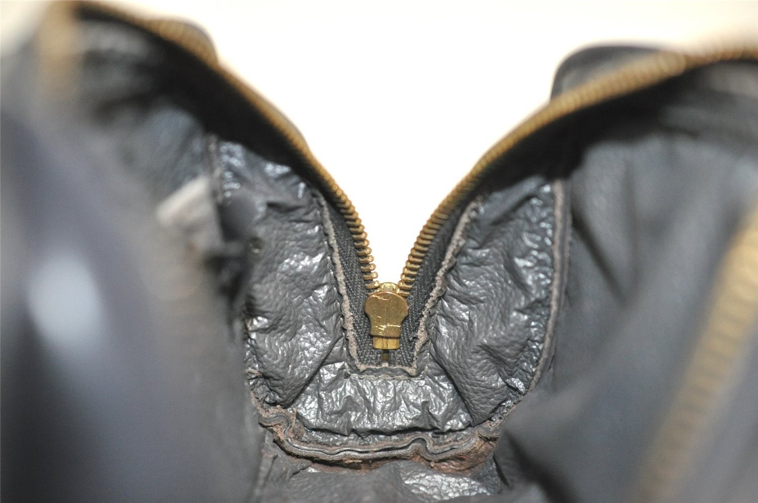 Authentic Louis Vuitton Epi Dauphine Cosmetic Pouch Black M48442 LV 0126J