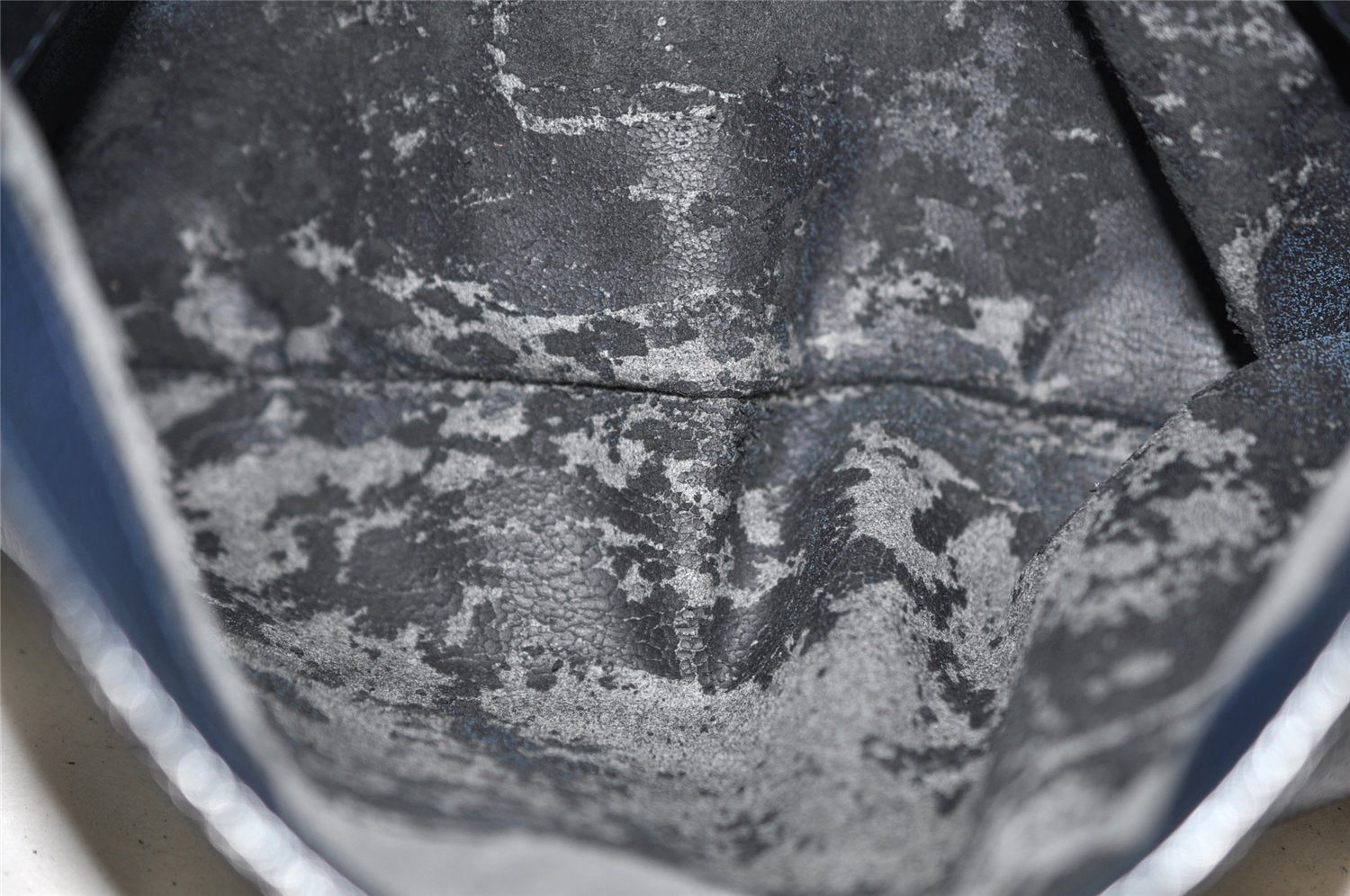 Authentic GUCCI Shoulder Cross Body Bag Purse Leather Navy Blue Junk 0132I