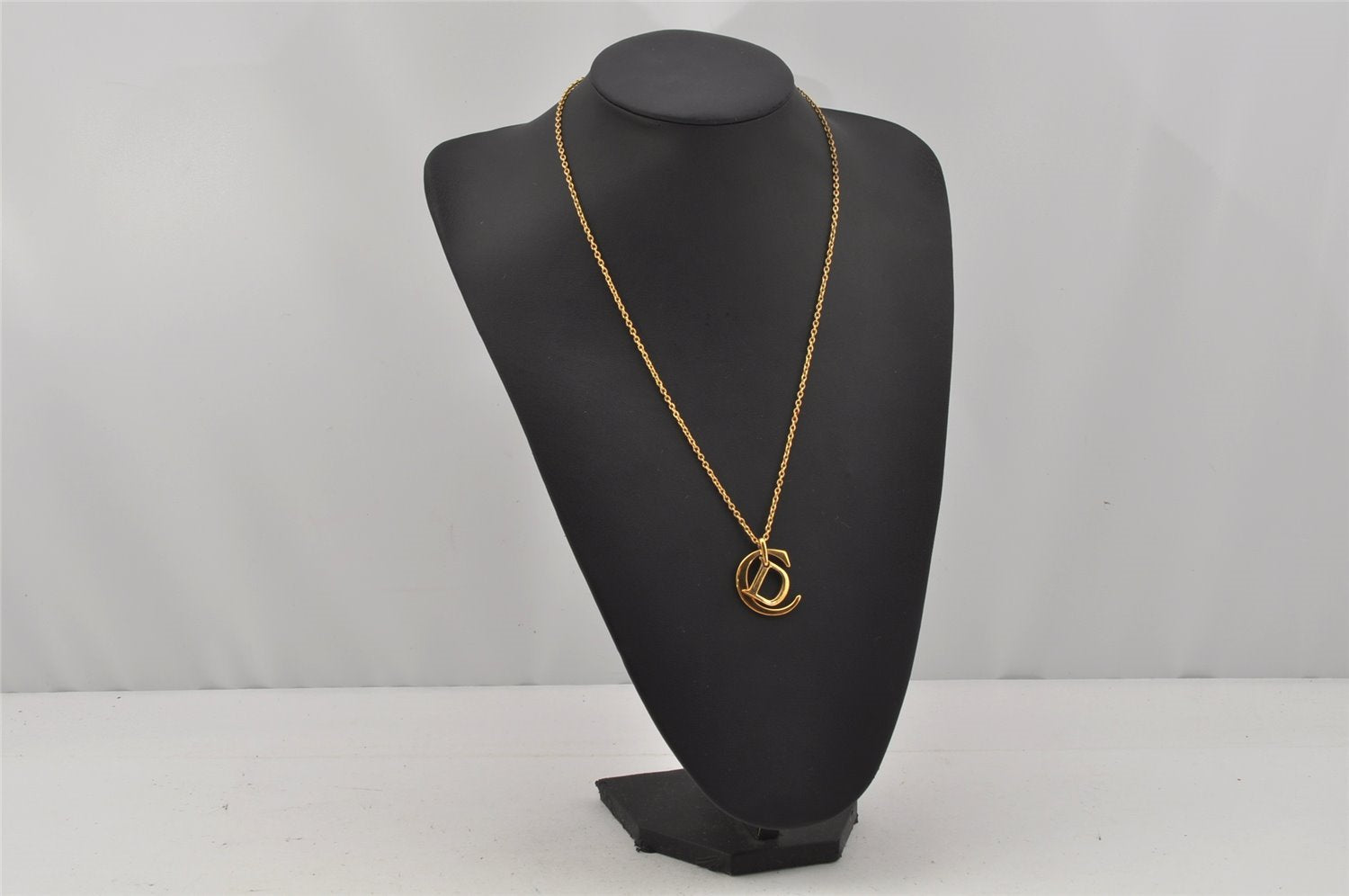 Authentic Christian Dior Gold Tone Chain Pendant Necklace CD 0143J