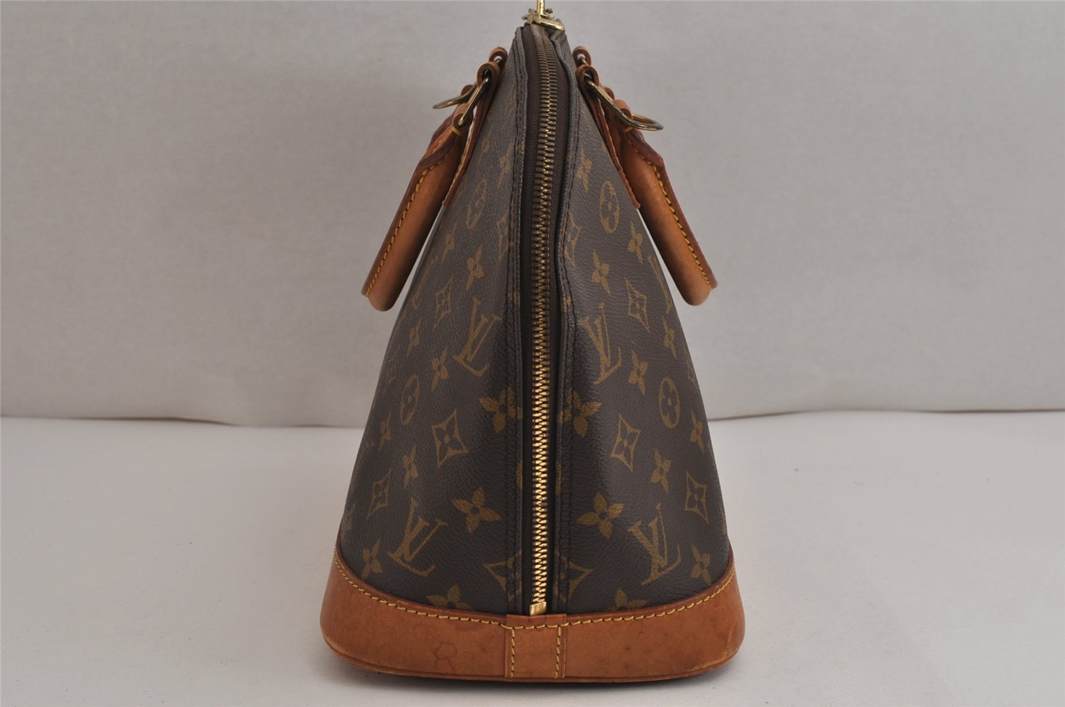 Authentic Louis Vuitton Monogram Alma Hand Bag Purse M51130 LV 0145K