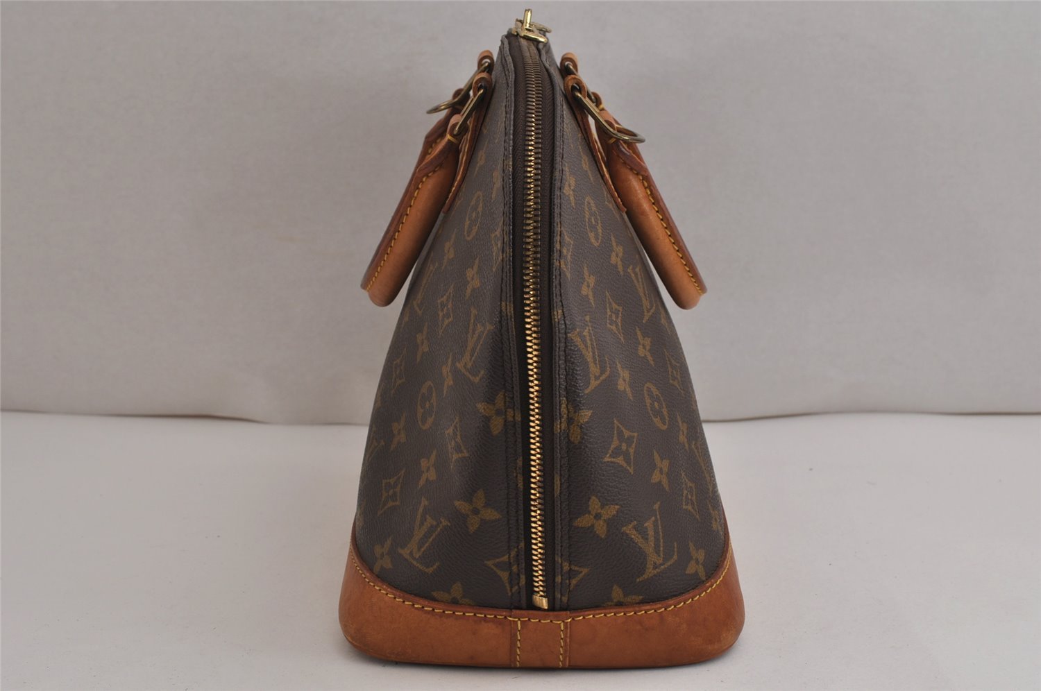 Authentic Louis Vuitton Monogram Alma Hand Bag Purse M51130 LV 0145K