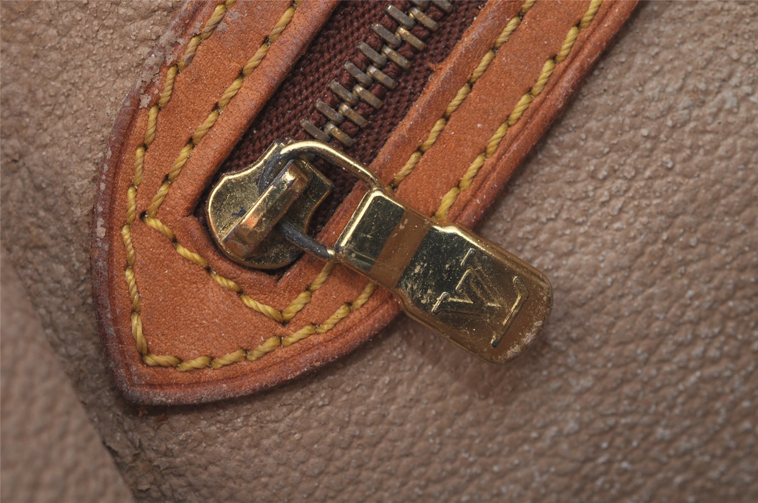 Authentic Louis Vuitton Monogram Bucket GM Shoulder Tote Bag M42236 Junk 0159I