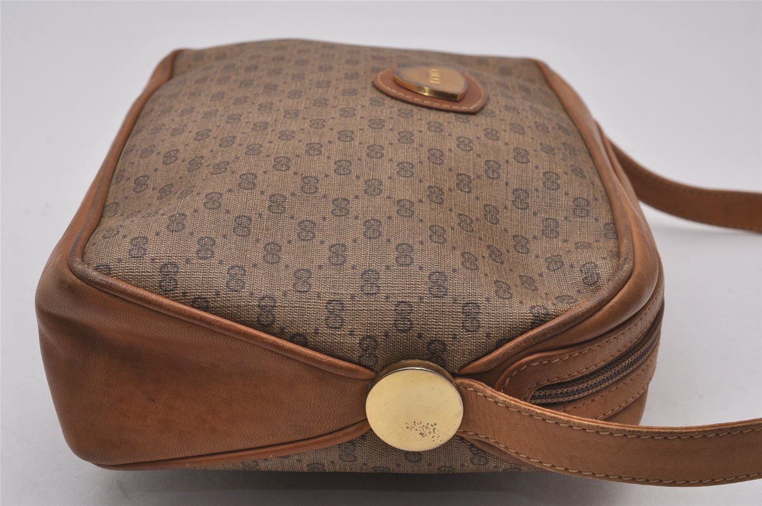 Authentic GUCCI Micro GG PVC Leather Shoulder Cross Body Bag Brown Junk 0178J