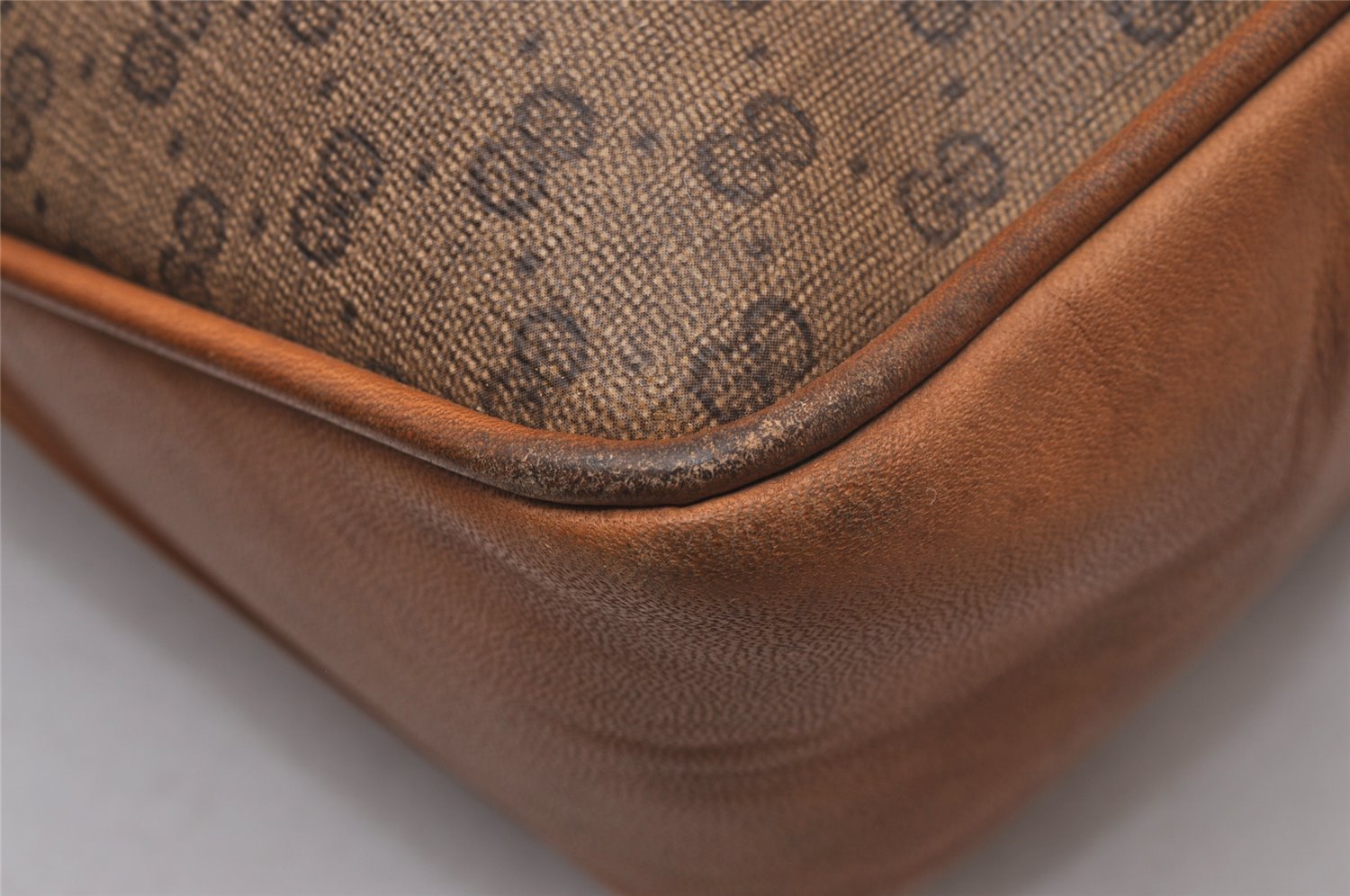 Authentic GUCCI Micro GG PVC Leather Shoulder Cross Body Bag Brown Junk 0178J