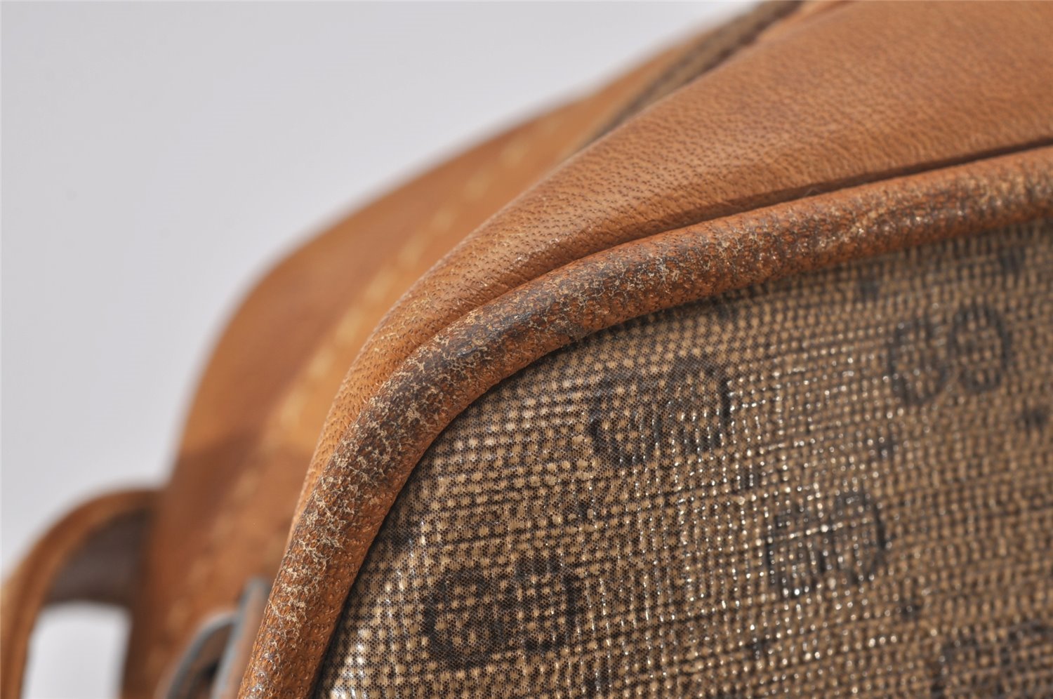 Authentic GUCCI Micro GG PVC Leather Shoulder Cross Body Bag Brown Junk 0178J