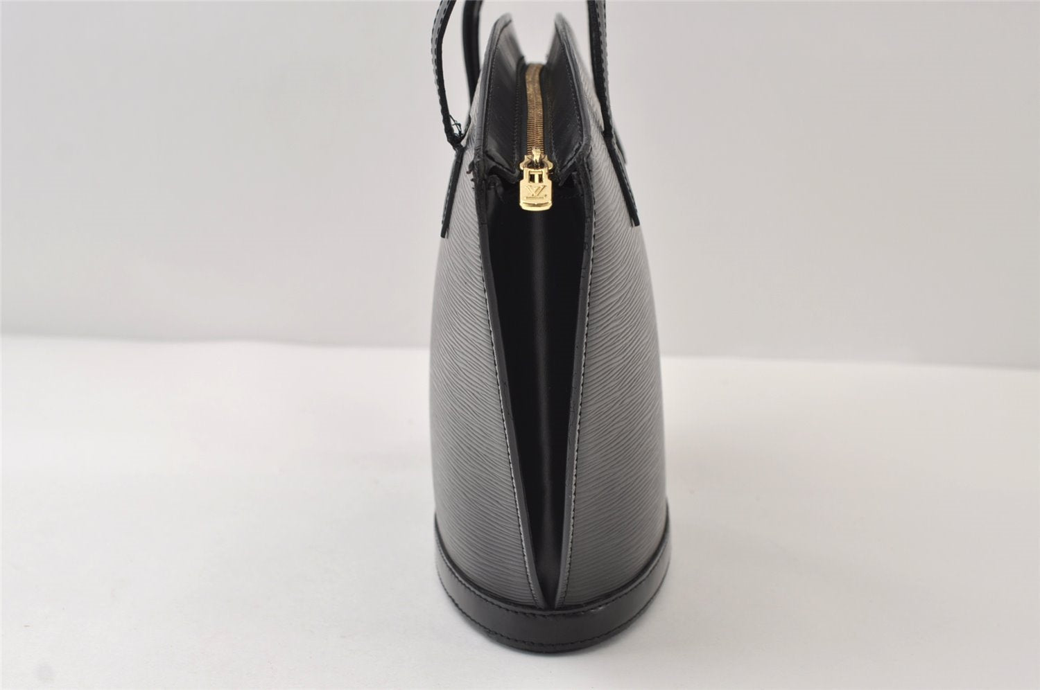 Authentic Louis Vuitton Epi Saint Jacques Hand Bag Black M52272 LV 0179J