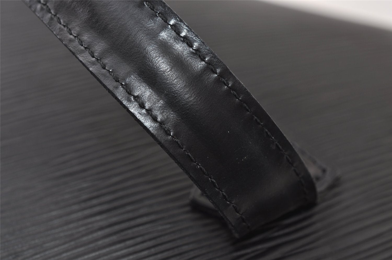 Authentic Louis Vuitton Epi Saint Jacques Hand Bag Black M52272 LV 0179J