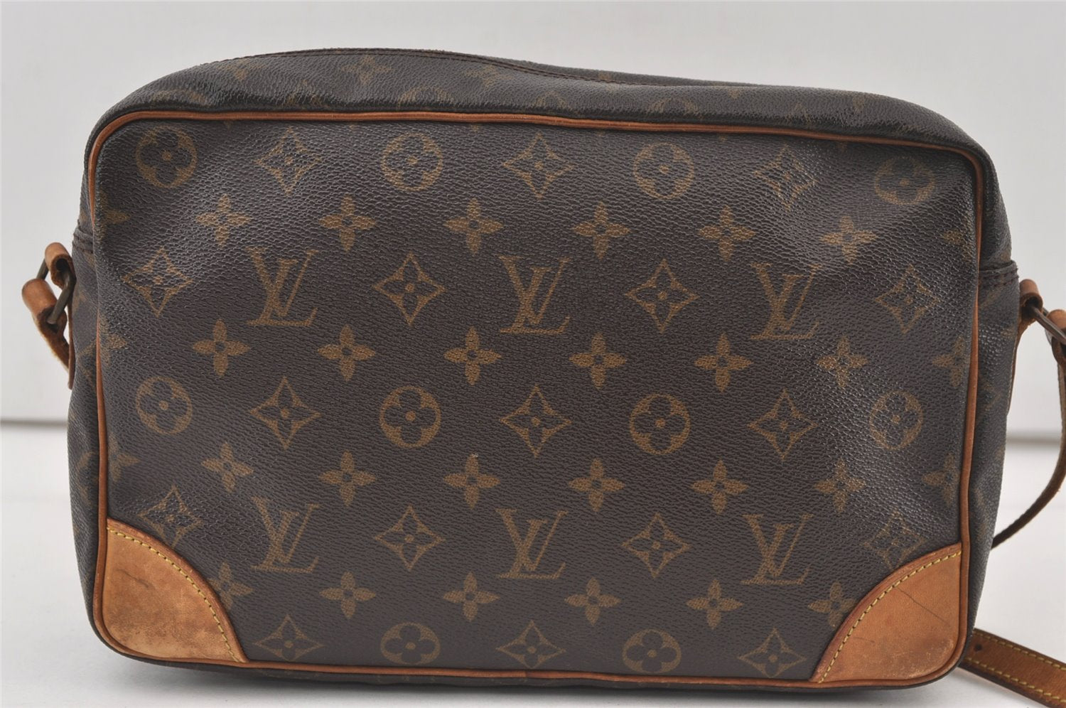 Authentic Louis Vuitton Monogram Trocadero 30 Shoulder Cross Bag M51272 LV 0186K