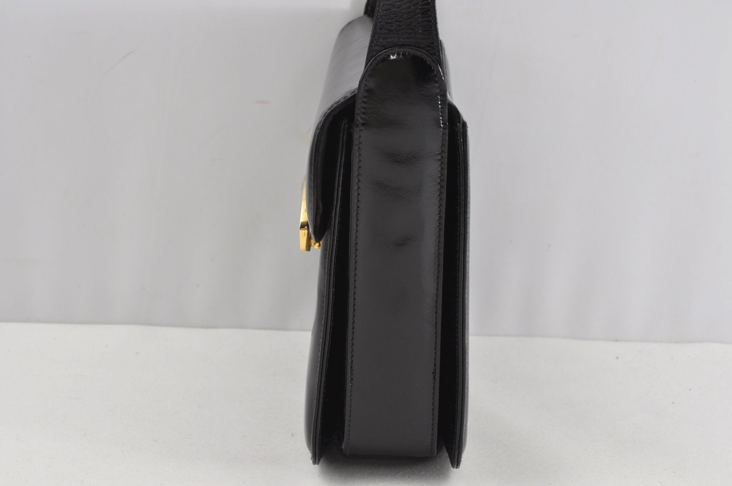 Authentic GUCCI Vintage Shoulder Cross Body Bag Purse Enamel Black 0192J