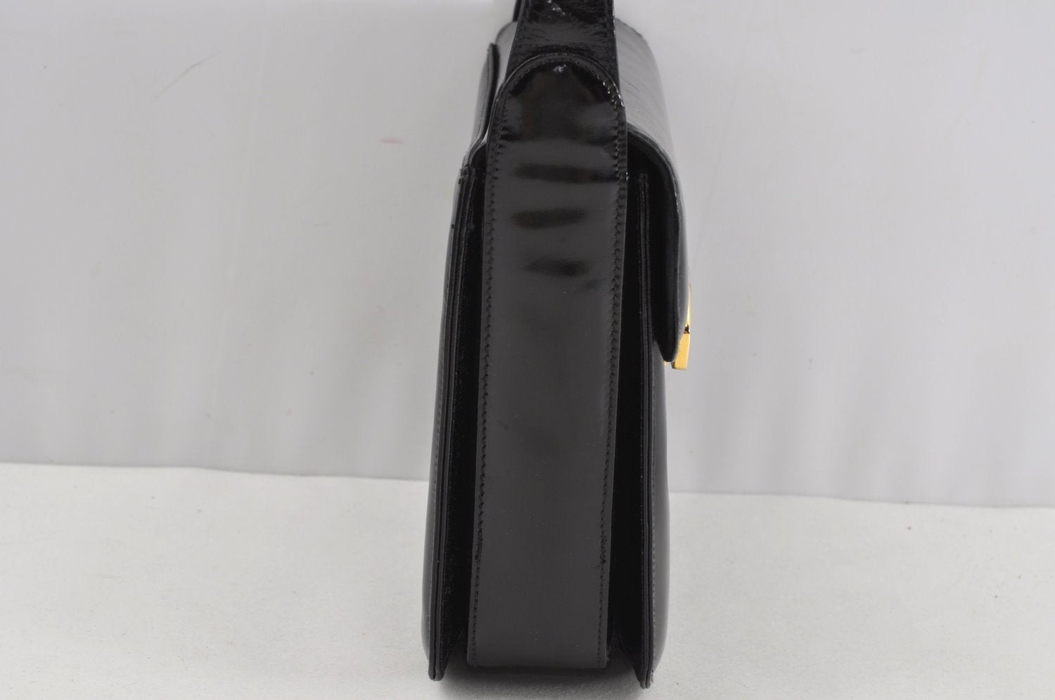 Authentic GUCCI Vintage Shoulder Cross Body Bag Purse Enamel Black 0192J