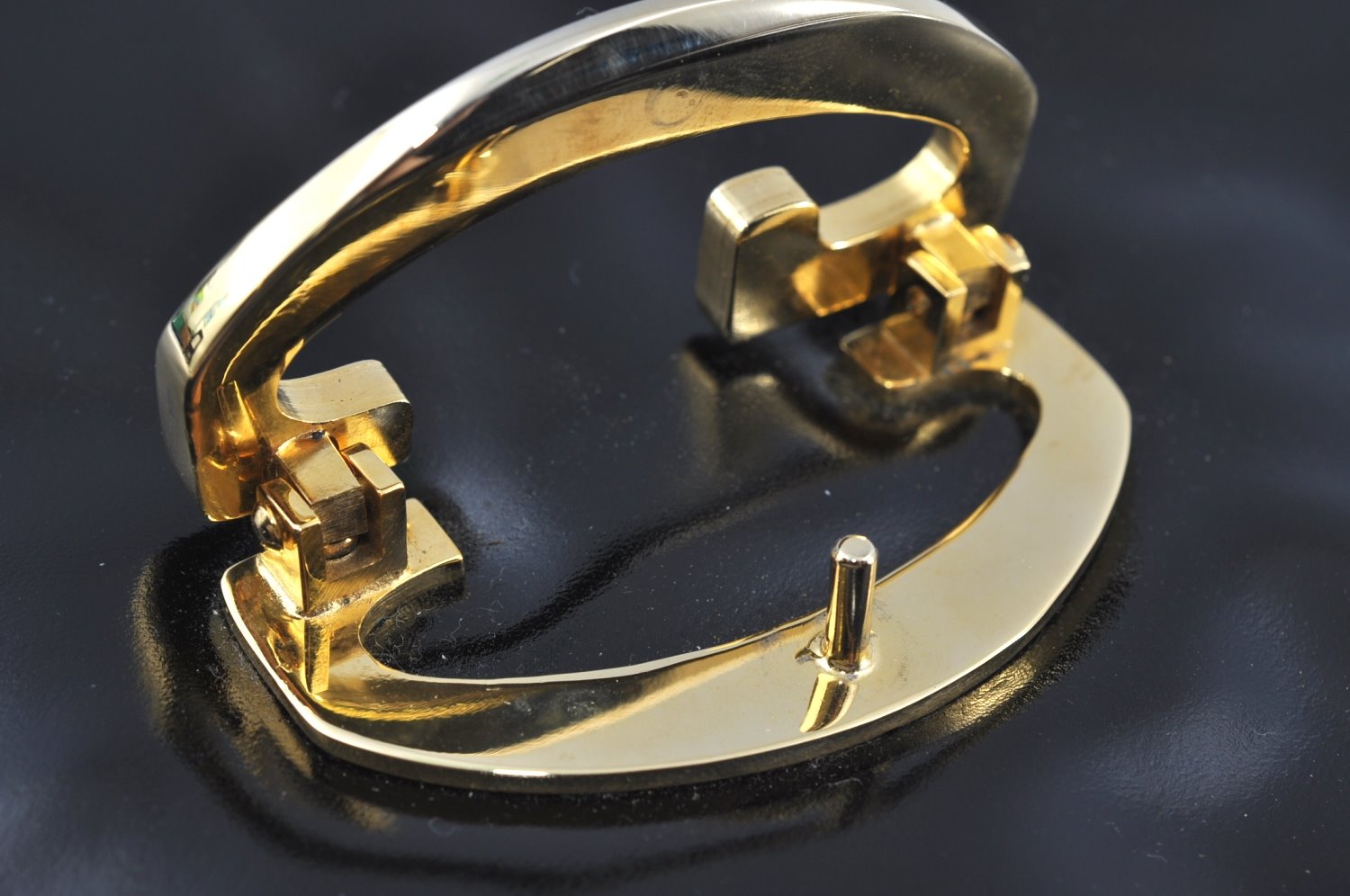 Authentic GUCCI Vintage Shoulder Cross Body Bag Purse Enamel Black 0192J