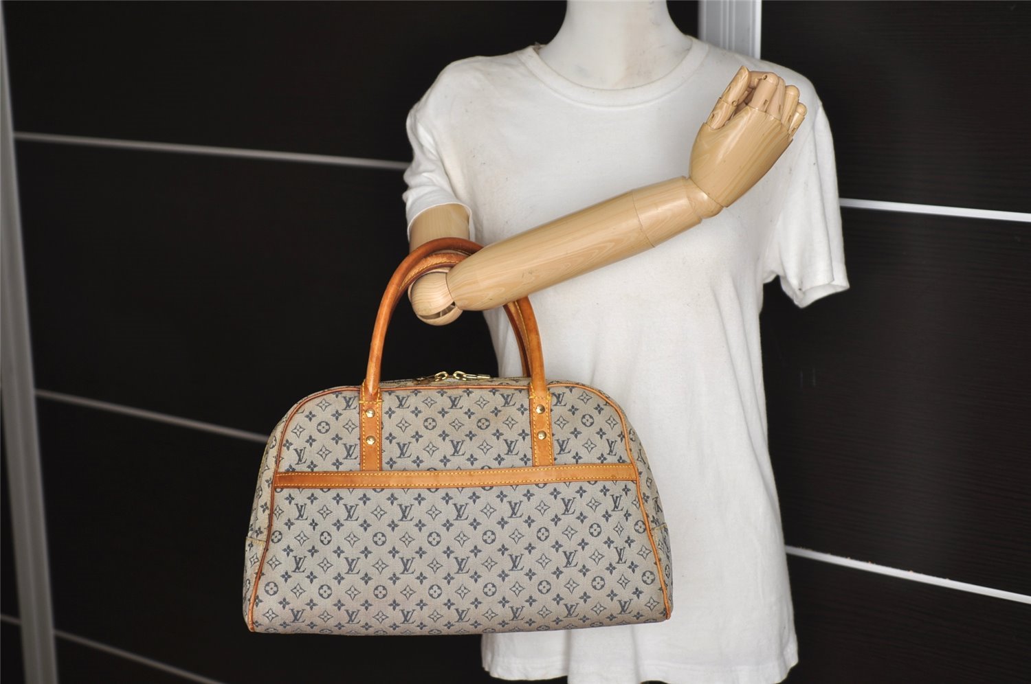 Authentic Louis Vuitton Monogram Mini Marie Shoulder Bag Blue M92003 LV 0193J