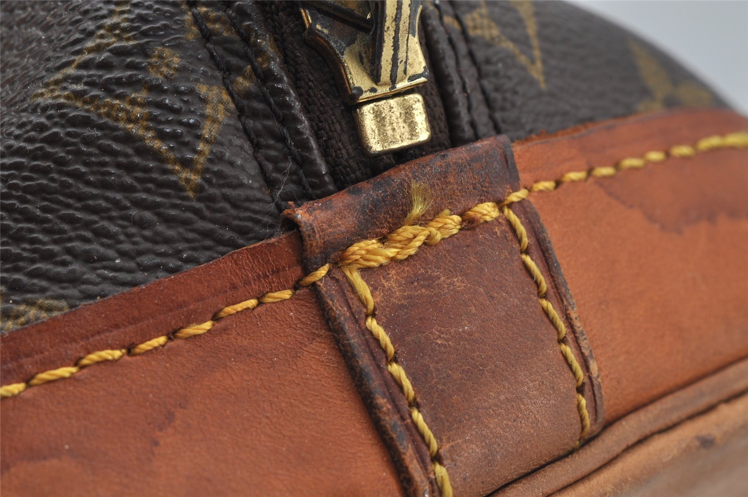 Authentic Louis Vuitton Monogram Alma Hand Bag Purse M51130 LV 0194J