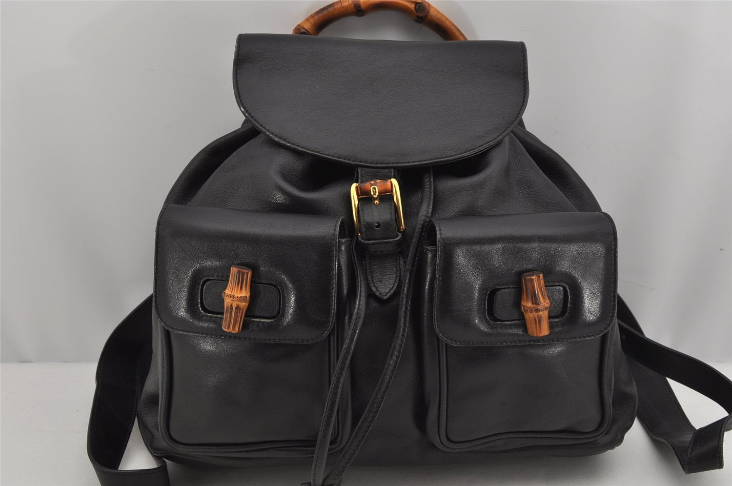 Authentic GUCCI Vintage Bamboo Drawstring Backpack Leather Black 0213K