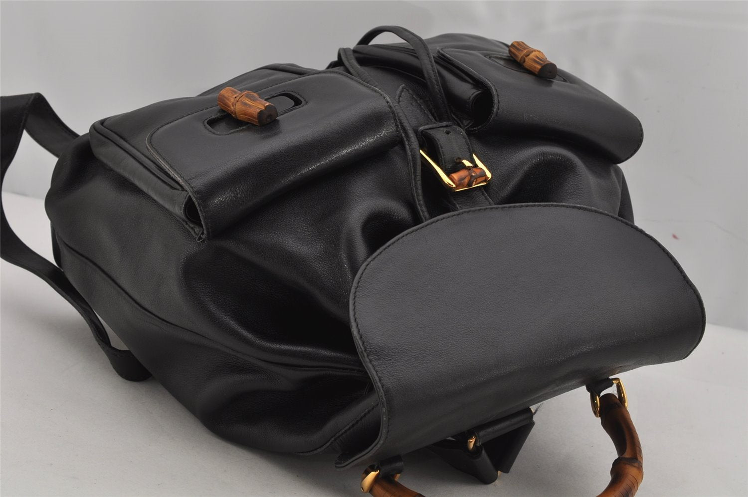 Authentic GUCCI Vintage Bamboo Drawstring Backpack Leather Black 0213K