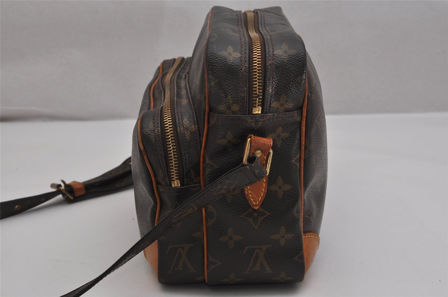 Authentic Louis Vuitton Monogram Nile Shoulder Cross Body Bag M45244 LV 0222K