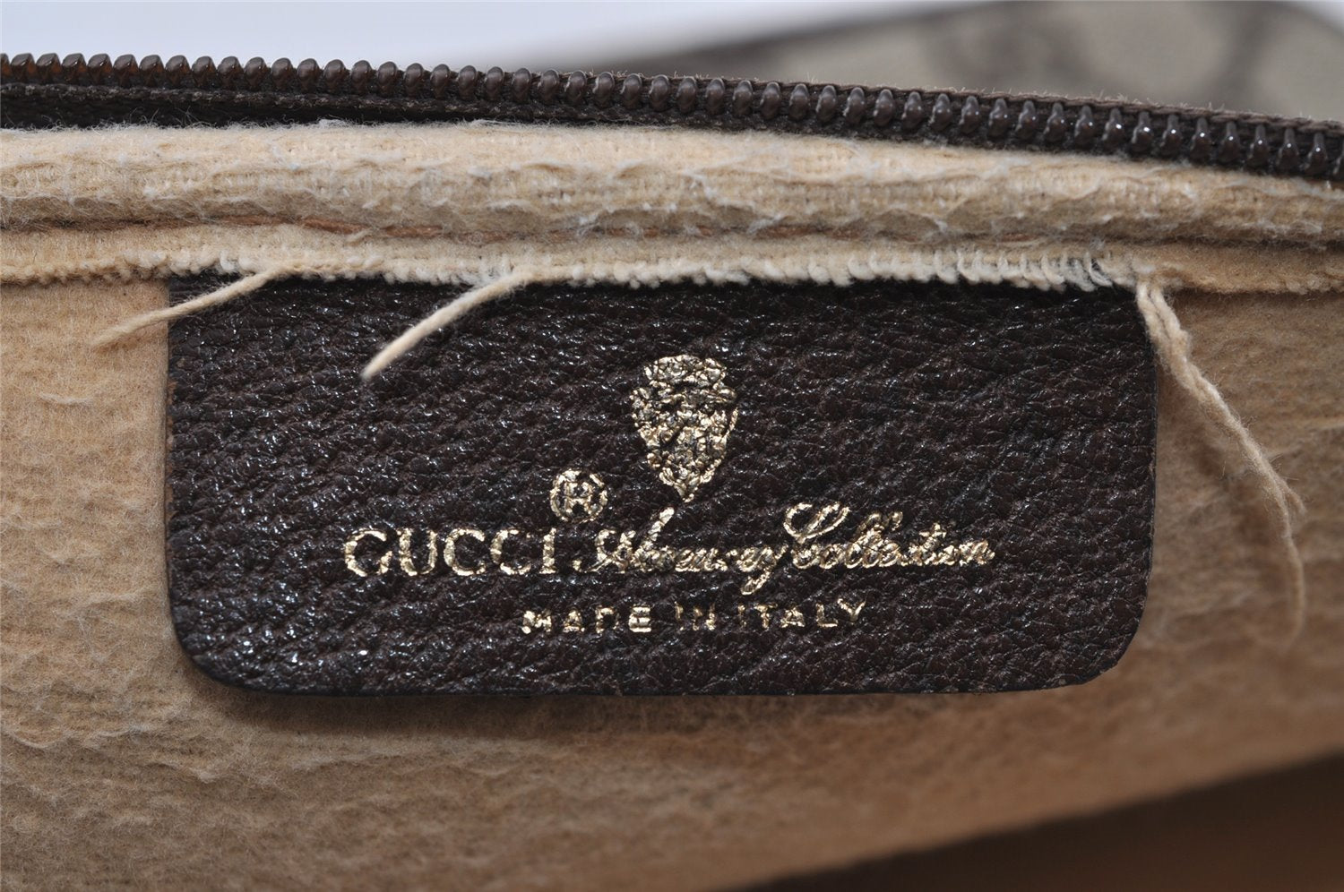 Authentic GUCCI Shoulder Cross Body Bag Purse GG PVC Leather Brown 0234J