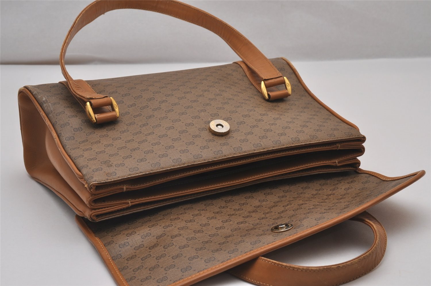 Authentic GUCCI Vintage Micro GG PVC Leather Shoulder Hand Bag Brown 0236J