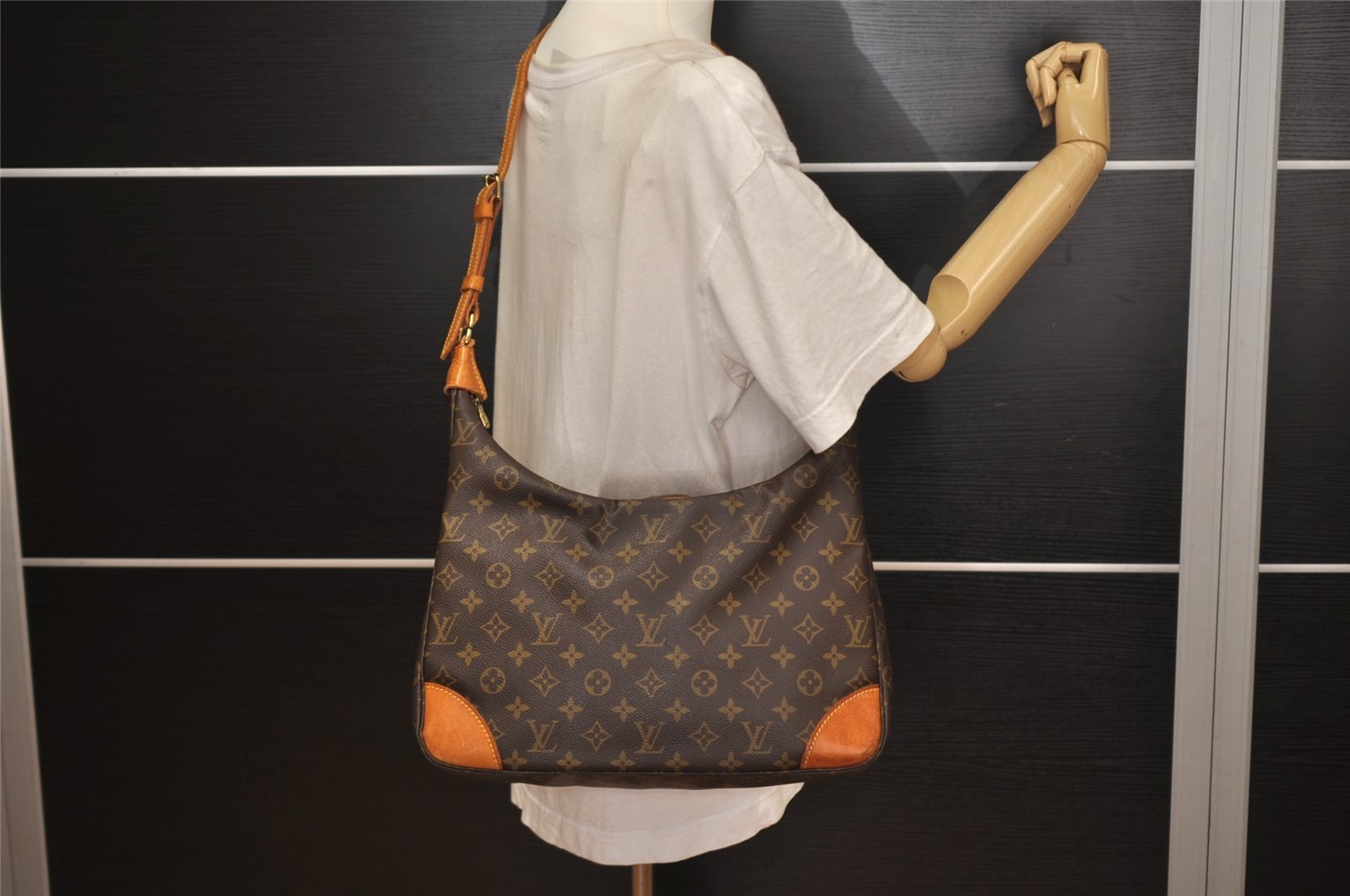 Authentic Louis Vuitton Monogram Boulogne 35 Shoulder Cross Bag M51260 LV 0236K