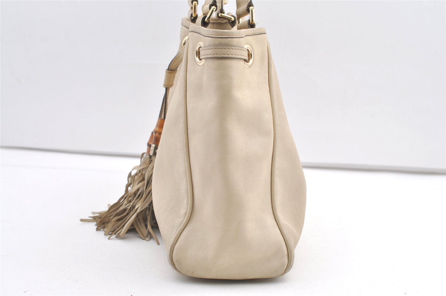 Authentic GUCCI Bamboo Shoulder Tote Drawstring Bag Leather 170582 White 0244K
