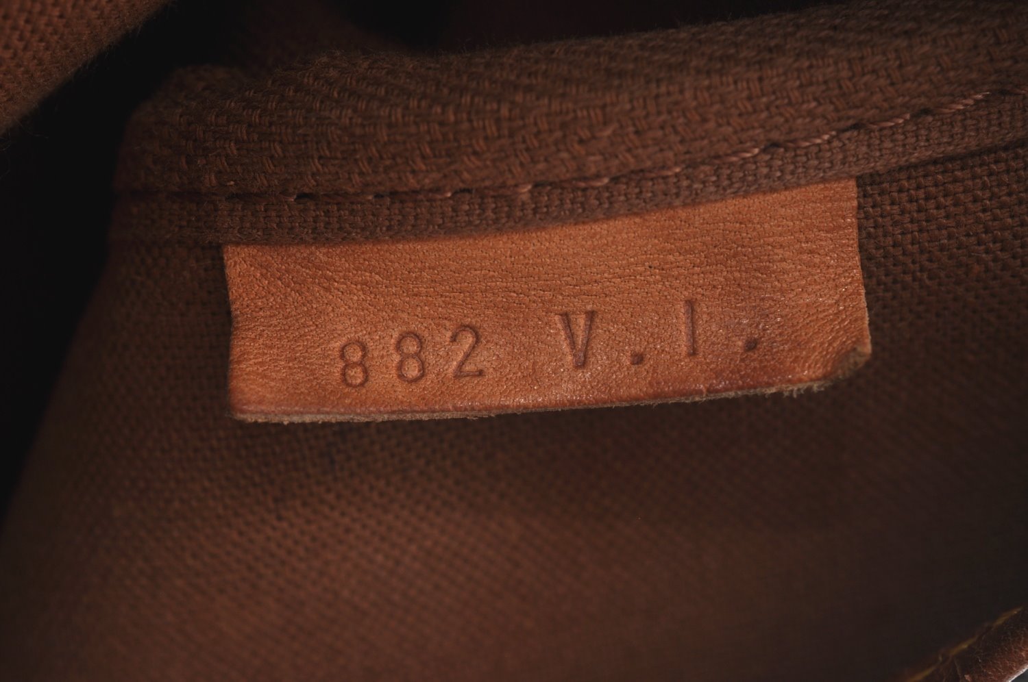 Authentic Louis Vuitton Monogram Saumur 35 Shoulder Cross Bag M42254 LV 0245H