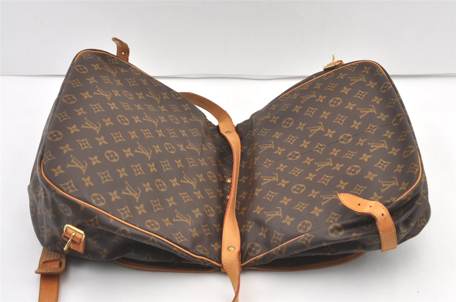 Authentic Louis Vuitton Monogram Saumur 35 Shoulder Cross Bag M42254 LV 0247K