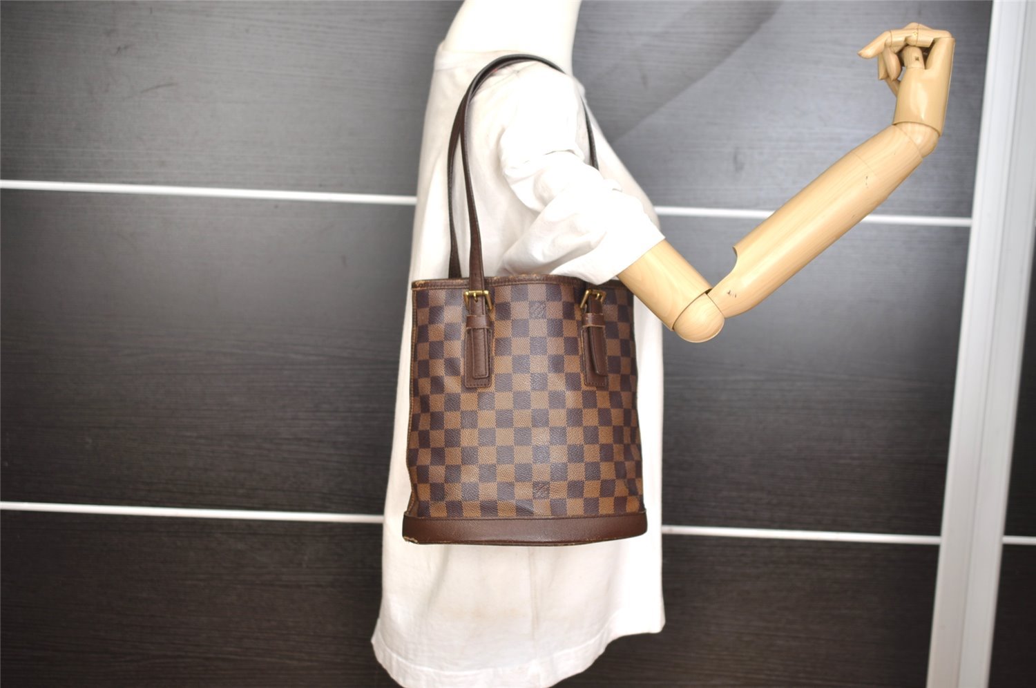 Authentic Louis Vuitton Damier Marais Bucket Shoulder Tote Bag N42240 LV 0253J