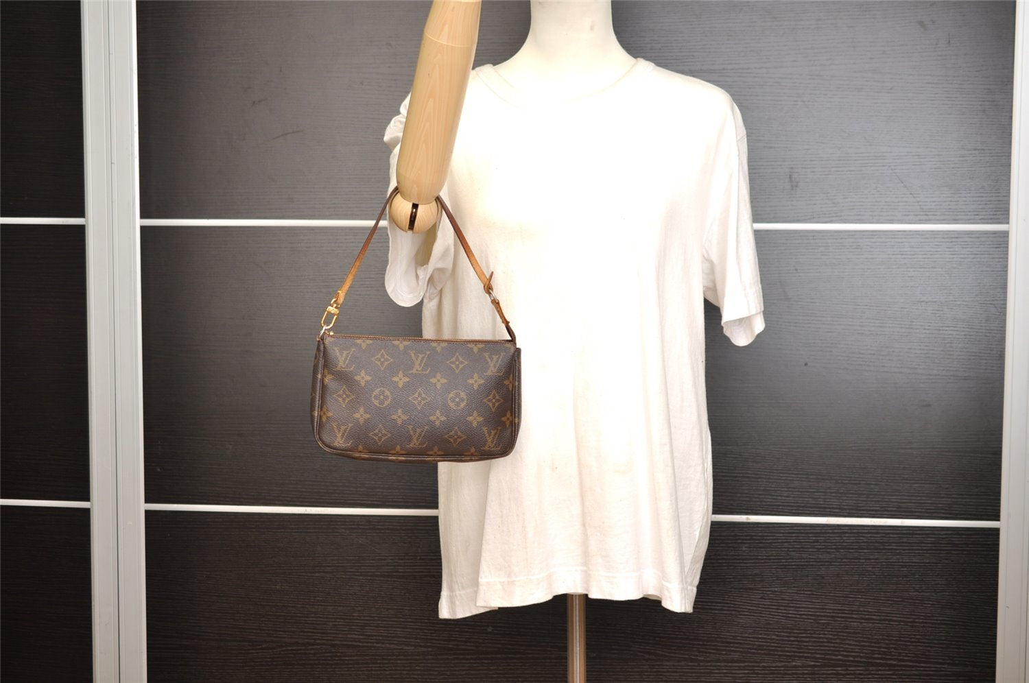 Authentic Louis Vuitton Monogram Pochette Accessoires Pouch M51980 LV Junk 0256J