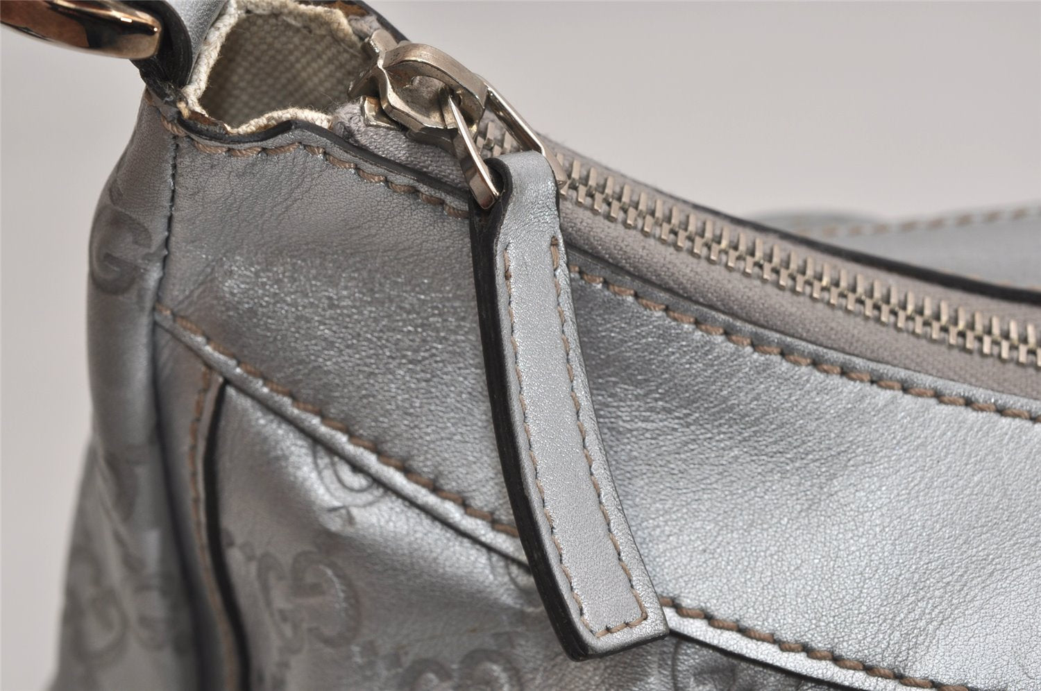 Authentic GUCCI Guccissima Abbey Shoulder Bag GG Leather 190525 Silver 0257K