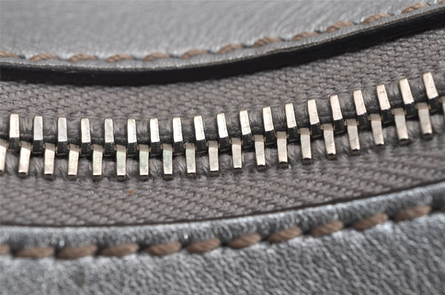 Authentic GUCCI Guccissima Abbey Shoulder Bag GG Leather 190525 Silver 0257K