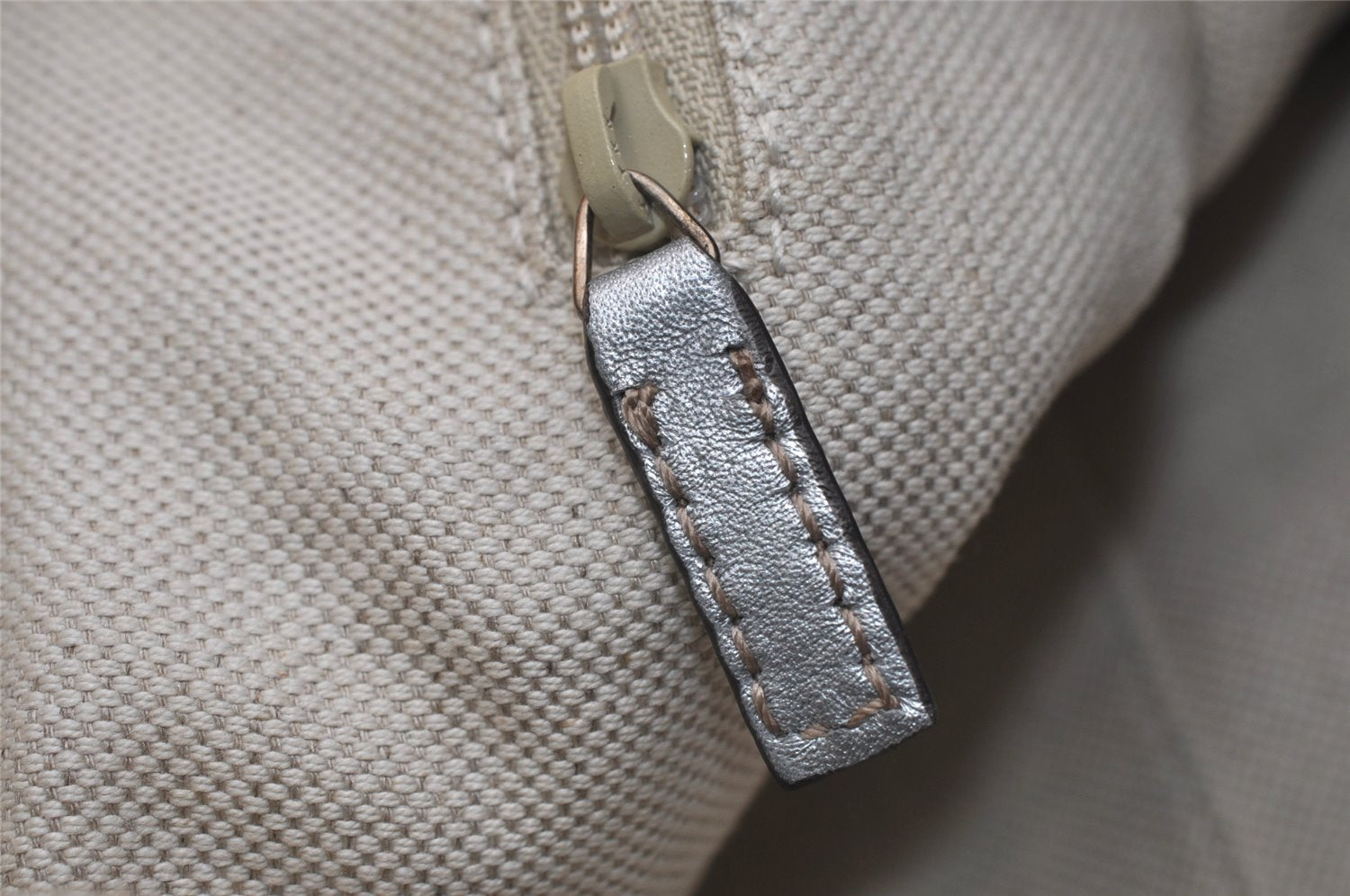 Authentic GUCCI Guccissima Abbey Shoulder Bag GG Leather 190525 Silver 0257K