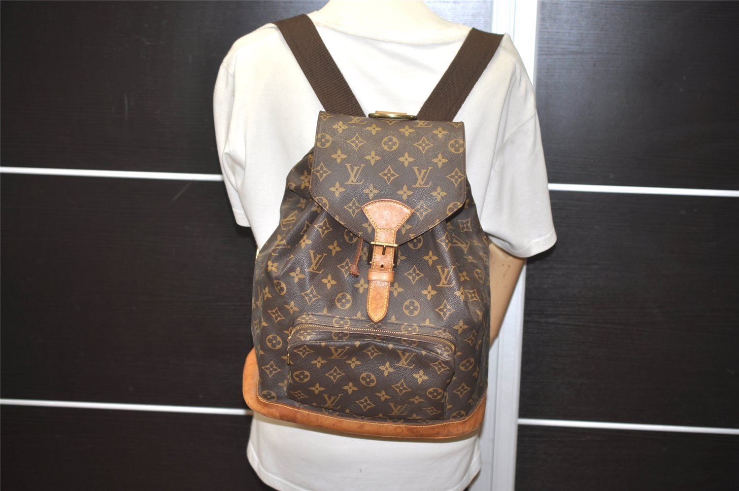 Authentic Louis Vuitton Monogram Montsouris GM Backpack M51135 LV 0261J