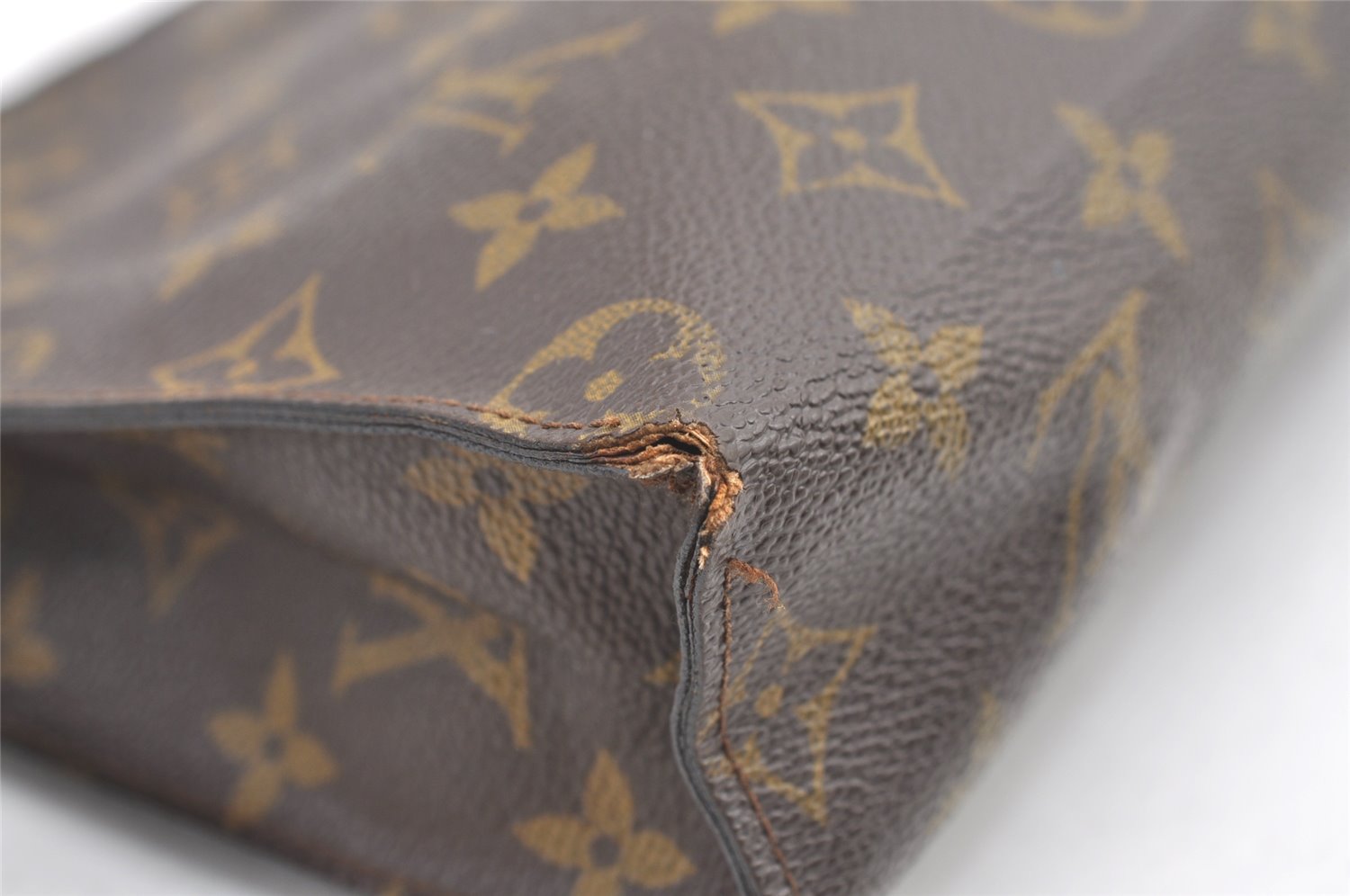 Auth Louis Vuitton Monogram Poche Toilette 26 Cosmetics Pouch Old Model LV 0271K