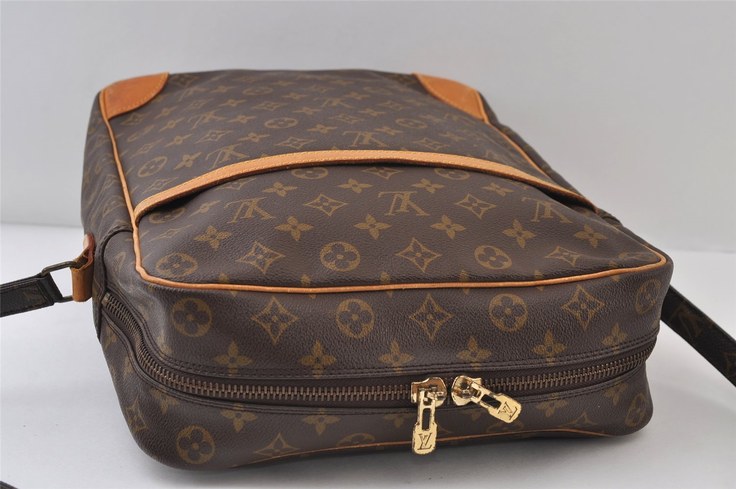 Authentic Louis Vuitton Monogram Danube 28 Shoulder Cross Body Bag Junk 0277J