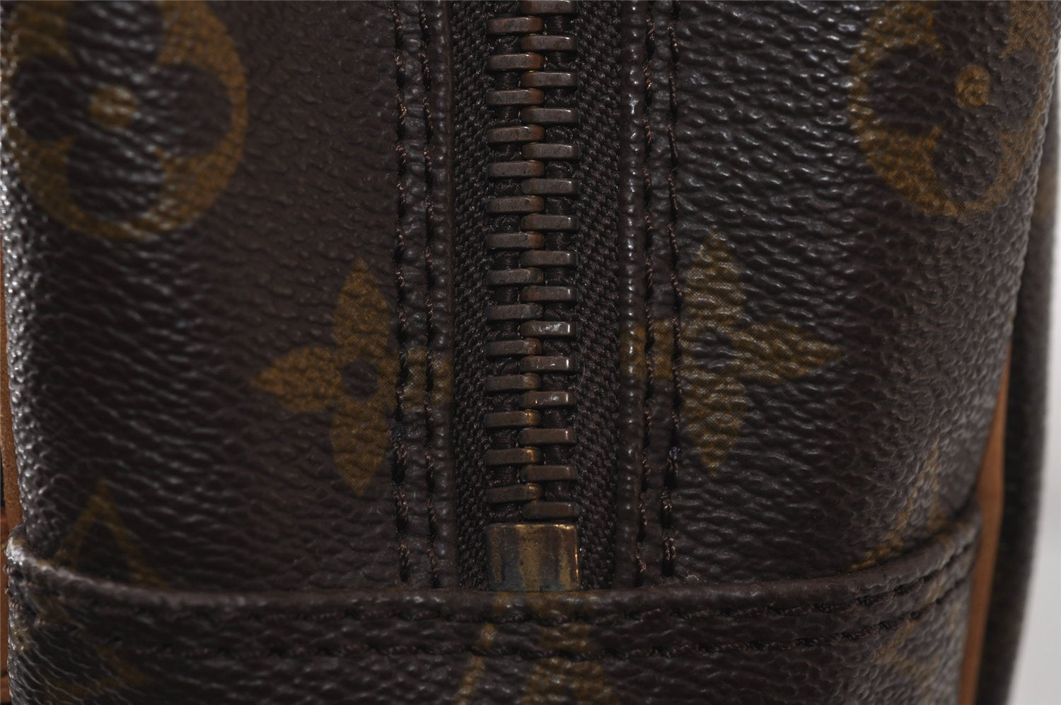 Authentic Louis Vuitton Monogram Danube 28 Shoulder Cross Body Bag Junk 0277J