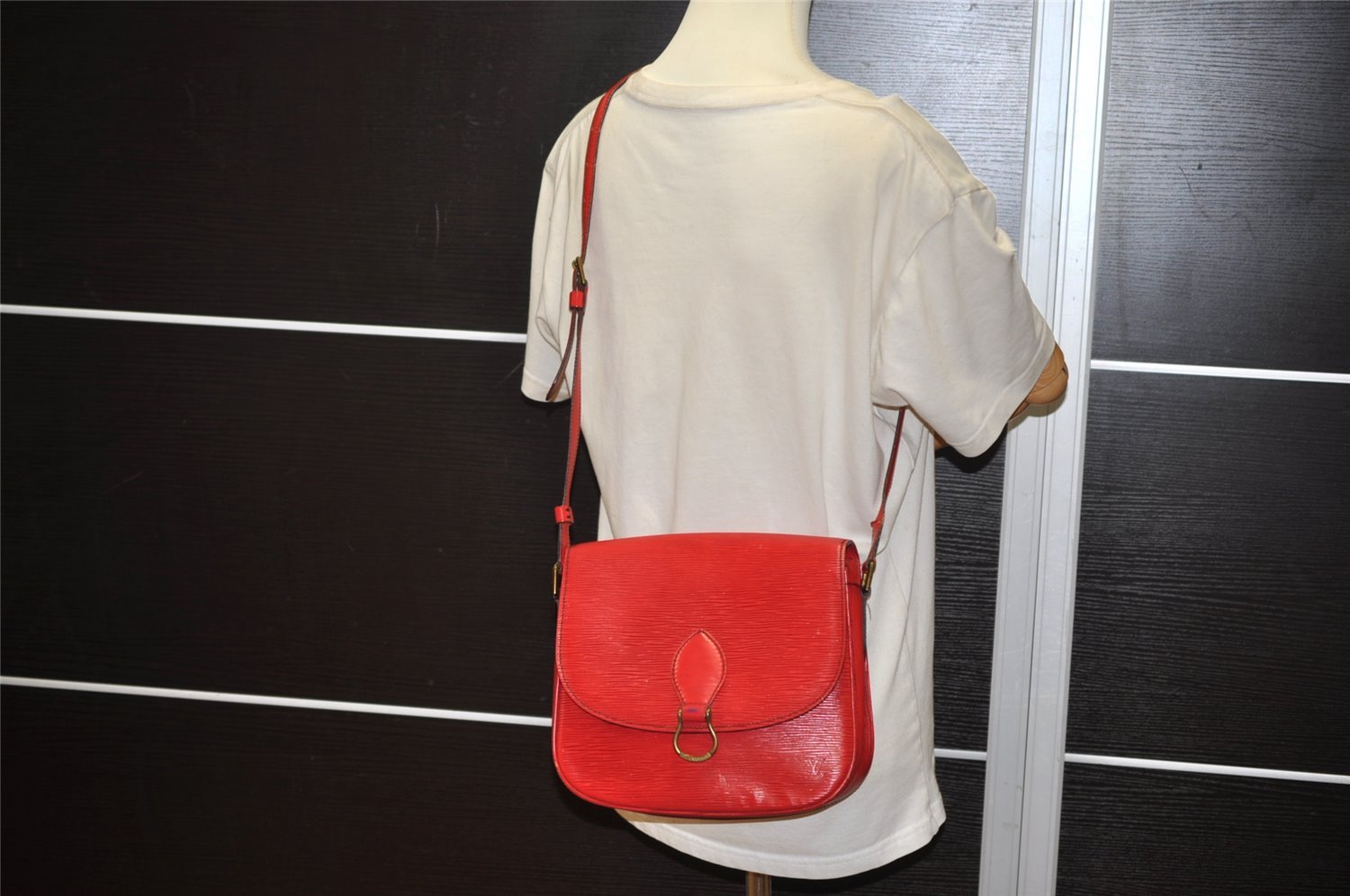 Auth Louis Vuitton Epi Saint Cloud GM Shoulder Cross Bag Red M52197 LV 0278J