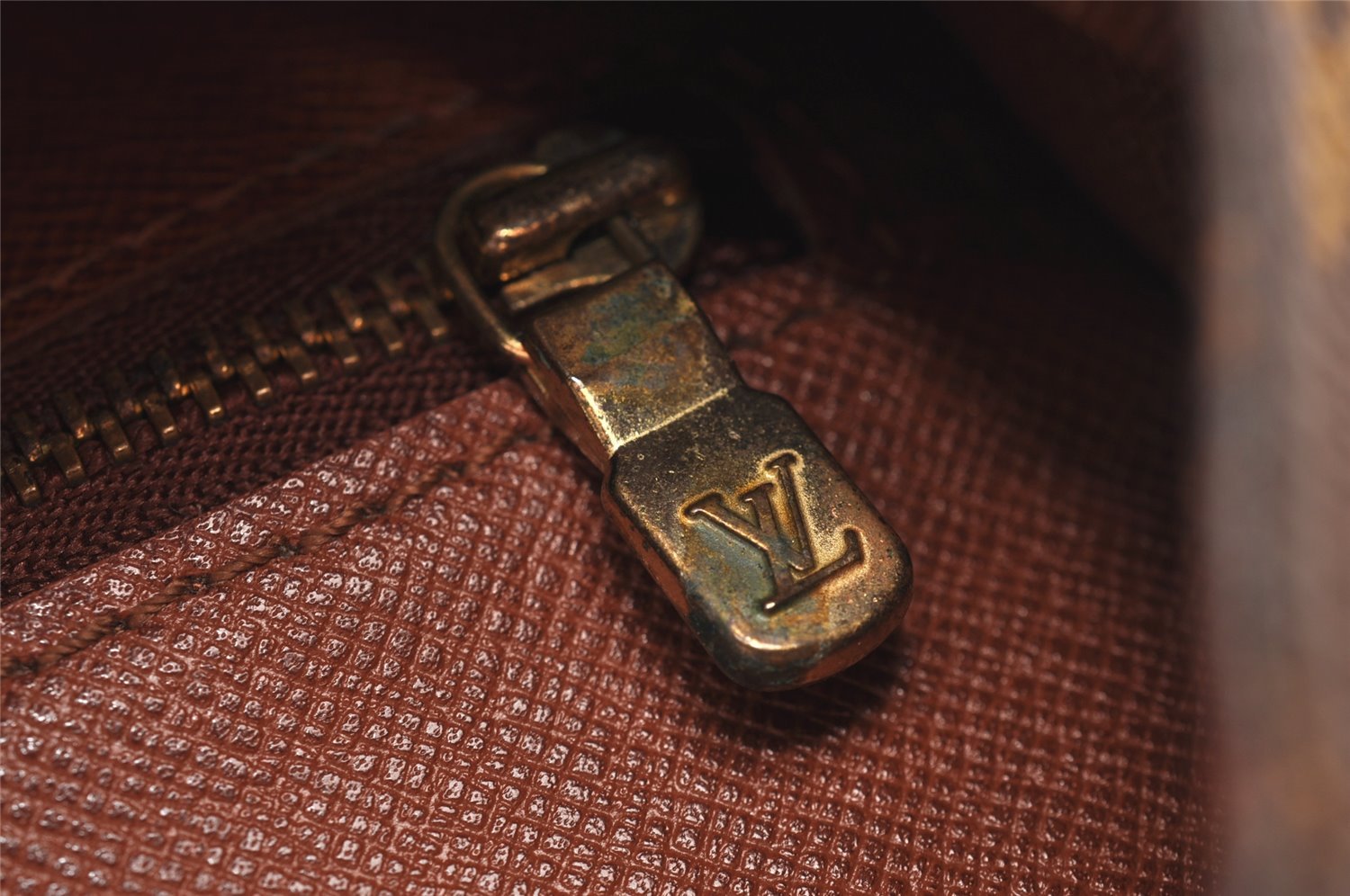 Authentic Louis Vuitton Monogram Saint Cloud GM M51242 Shoulder Cross Bag 0282J