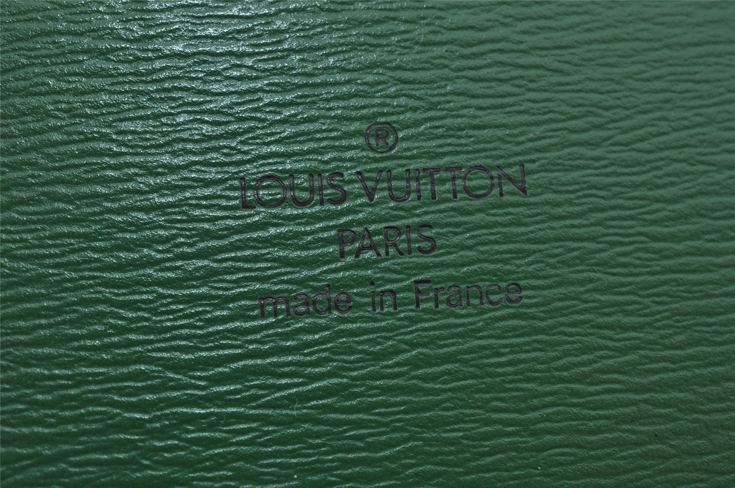 Authentic Louis Vuitton Epi Cluny Shoulder Bag Purse Green M52254 LV 0282K