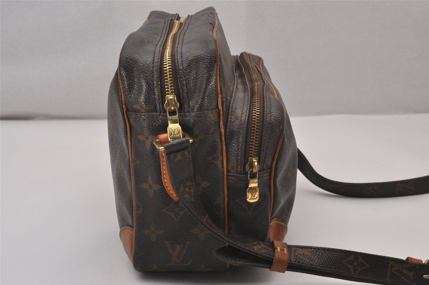 Authentic Louis Vuitton Monogram Nile Shoulder Cross Body Bag M45244 LV 0285J
