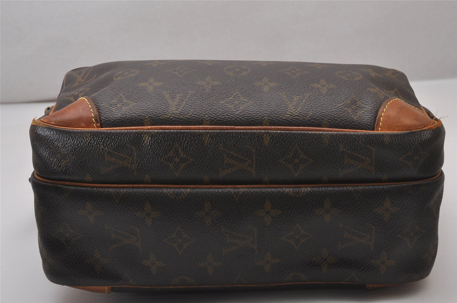 Authentic Louis Vuitton Monogram Nile Shoulder Cross Body Bag M45244 LV 0285J