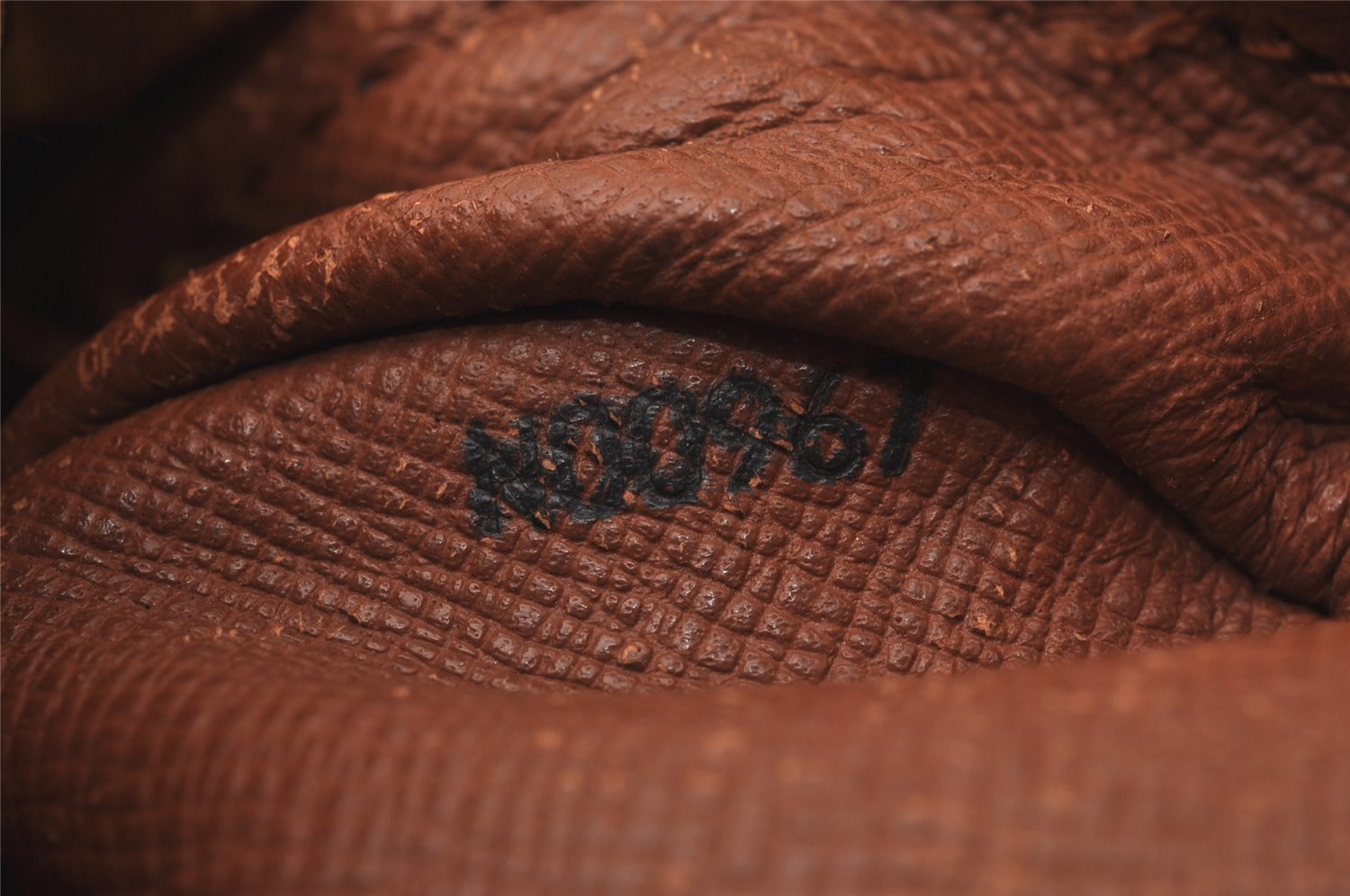 Authentic Louis Vuitton Monogram Nile Shoulder Cross Body Bag M45244 LV 0285J