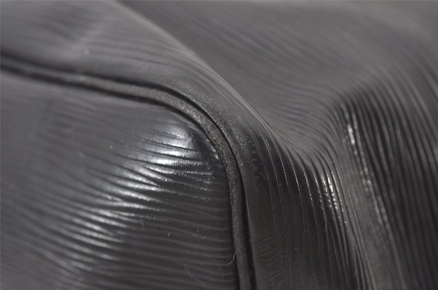 Authentic Louis Vuitton Epi Petit Noe Shoulder Drawstring Bag M59012 Black 0287J