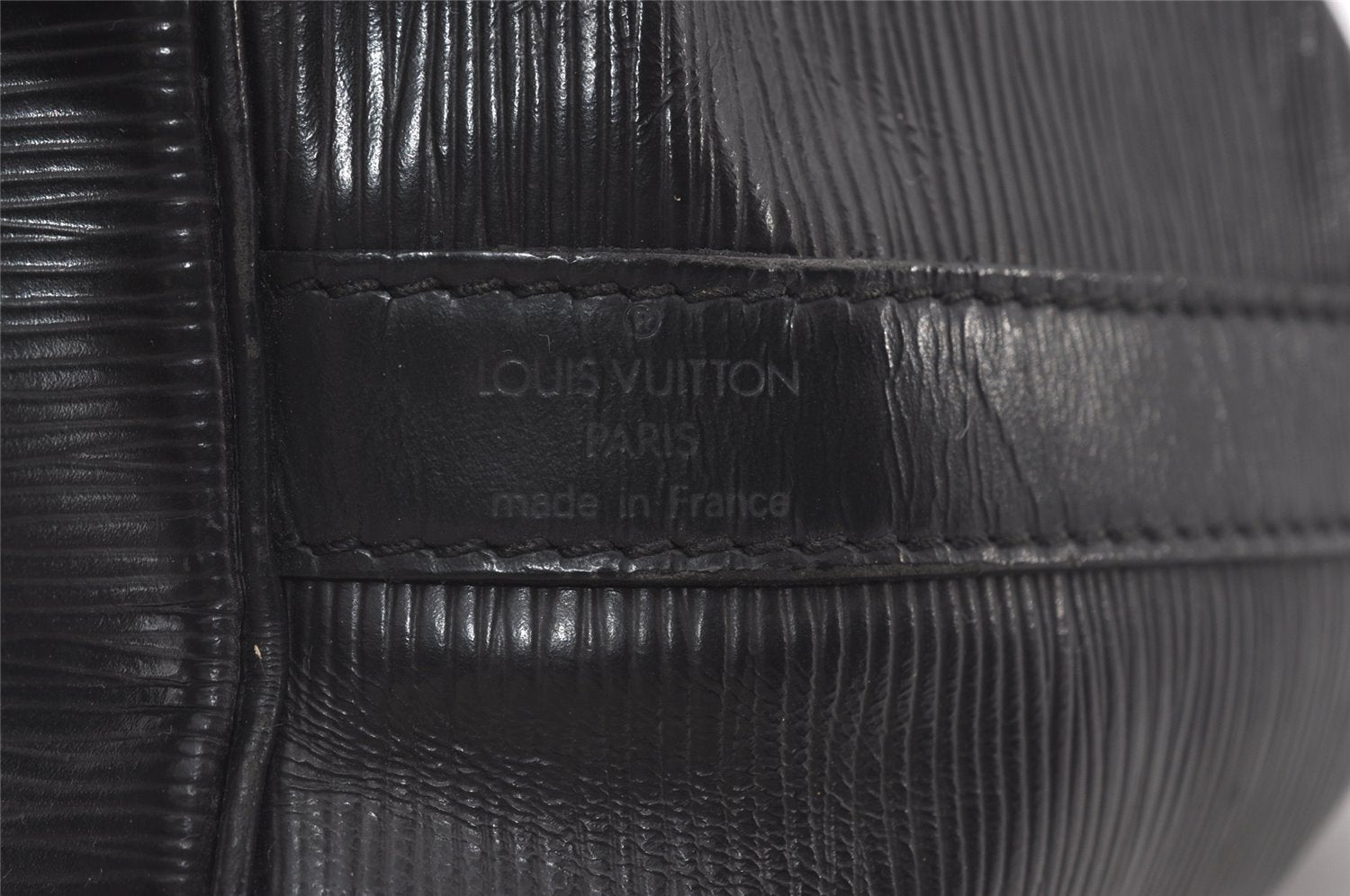 Authentic Louis Vuitton Epi Petit Noe Shoulder Drawstring Bag M59012 Black 0287J