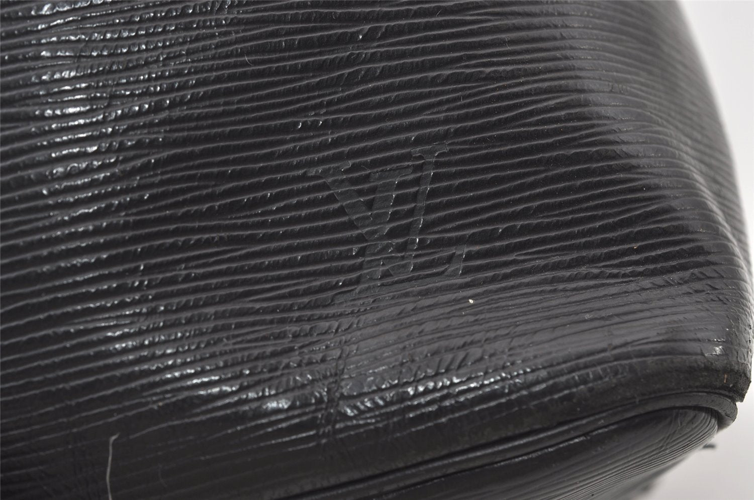 Authentic Louis Vuitton Epi Petit Noe Shoulder Drawstring Bag M59012 Black 0287J