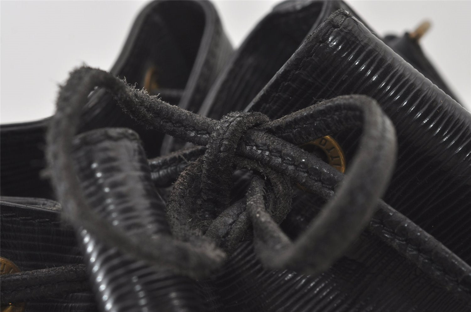 Authentic Louis Vuitton Epi Petit Noe Shoulder Drawstring Bag M59012 Black 0287J