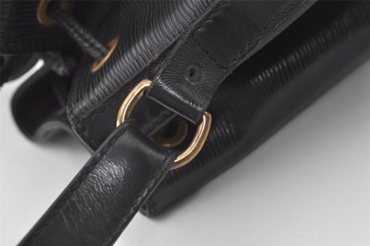 Authentic Louis Vuitton Epi Petit Noe Shoulder Drawstring Bag M59012 Black 0287J