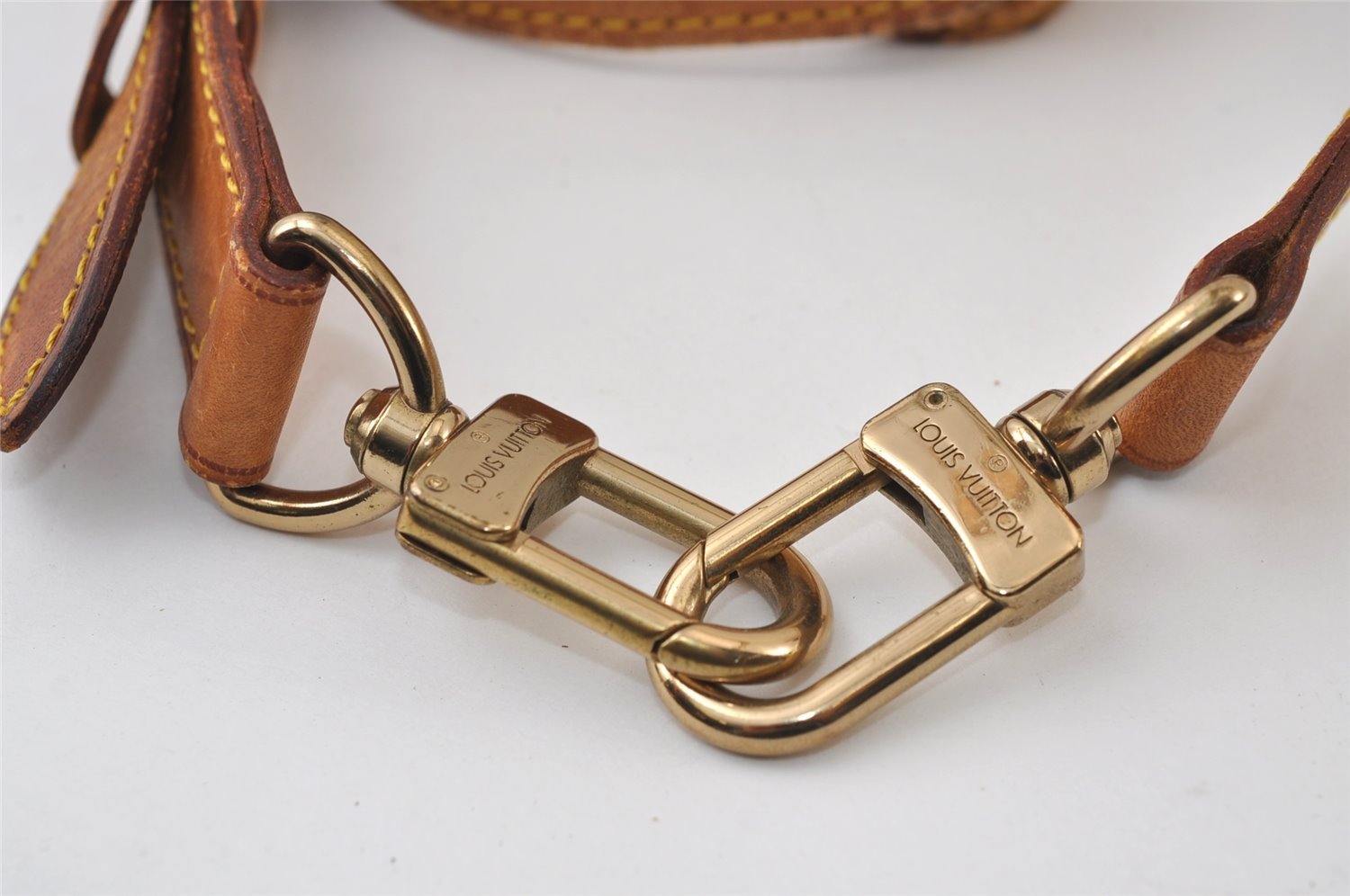 Authentic Louis Vuitton Leather Shoulder Strap Beige 40.9-48