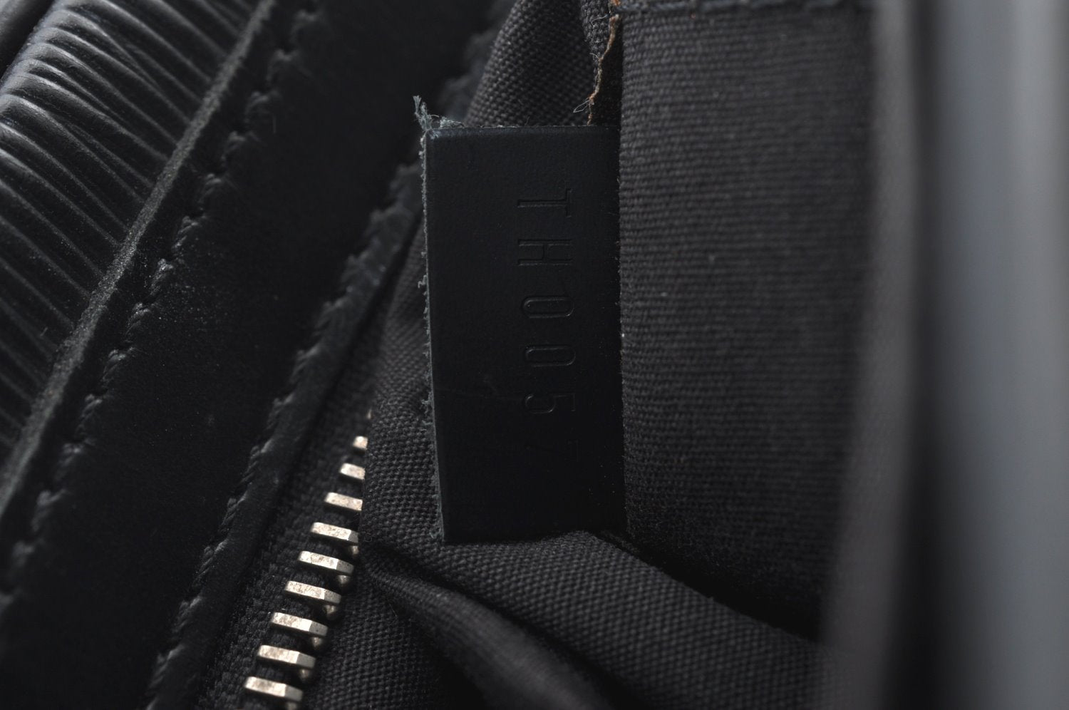 Authentic Louis Vuitton Epi Bowling Montaigne GM Hand Bag Black M59312 LV 0296I