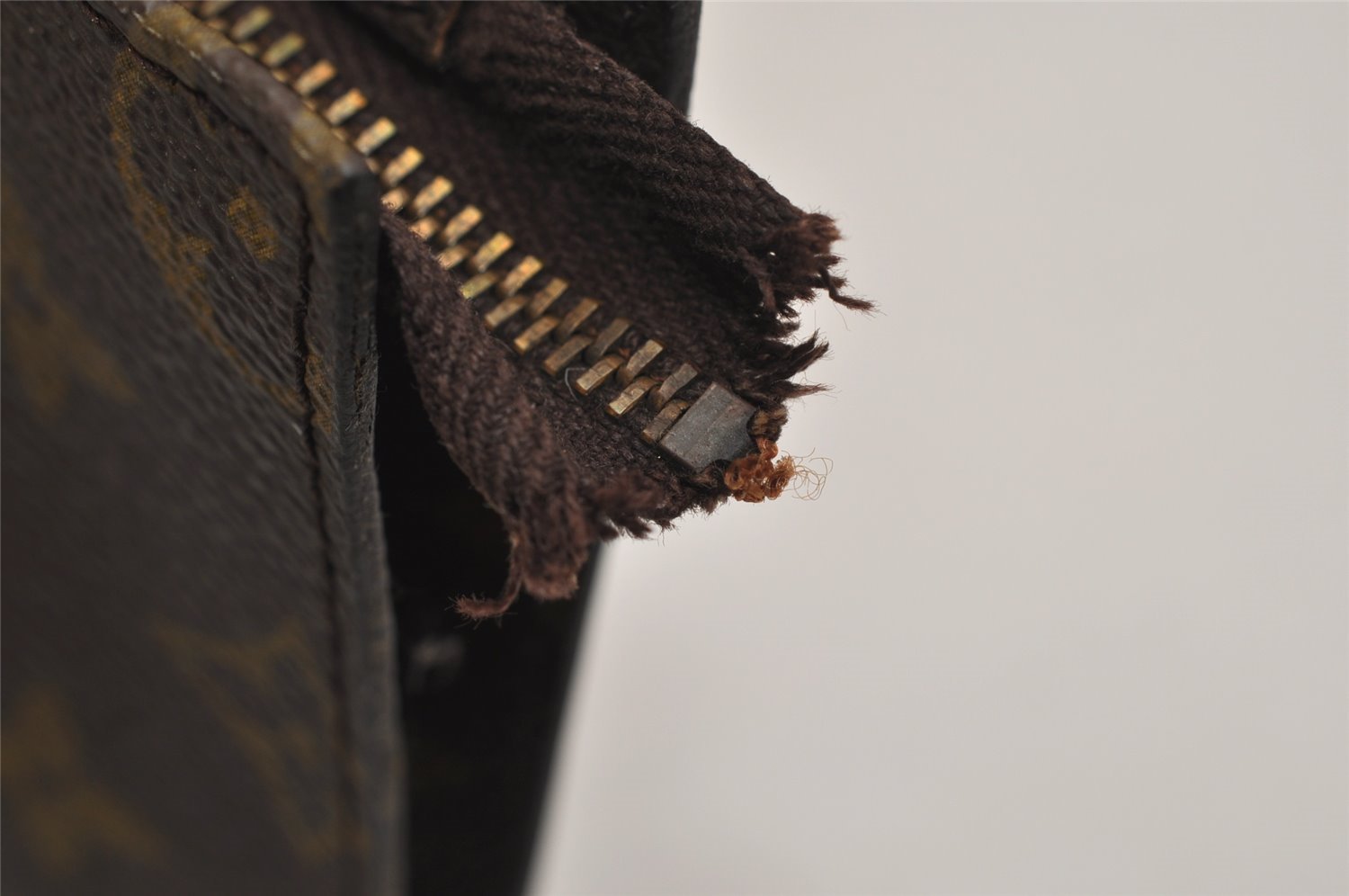 Authentic Louis Vuitton Monogram Bucket PM Shoulder Tote Bag Old Model LV 0298K